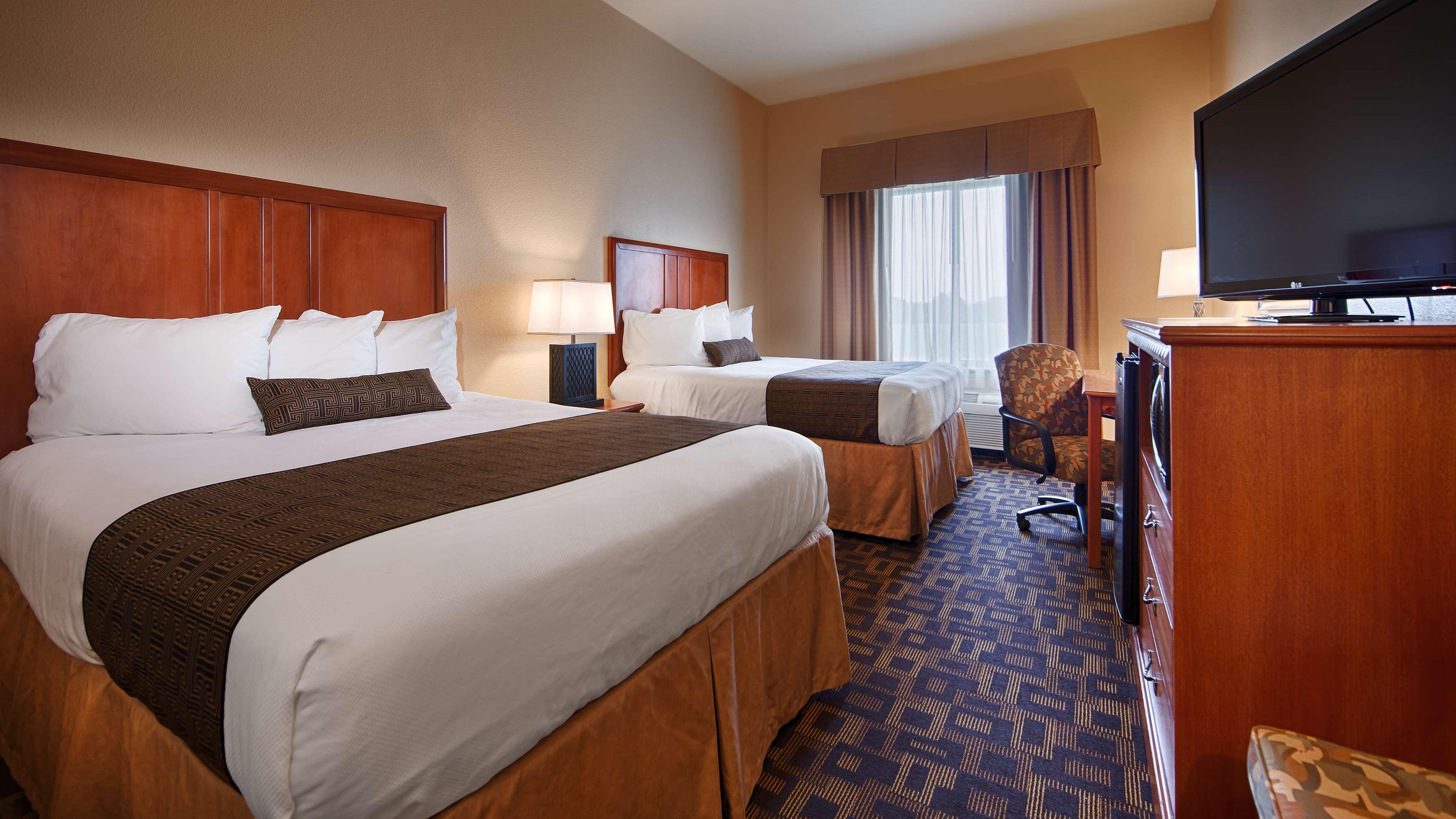 Best Western Plus Schulenburg Inn & Suites Exterior photo