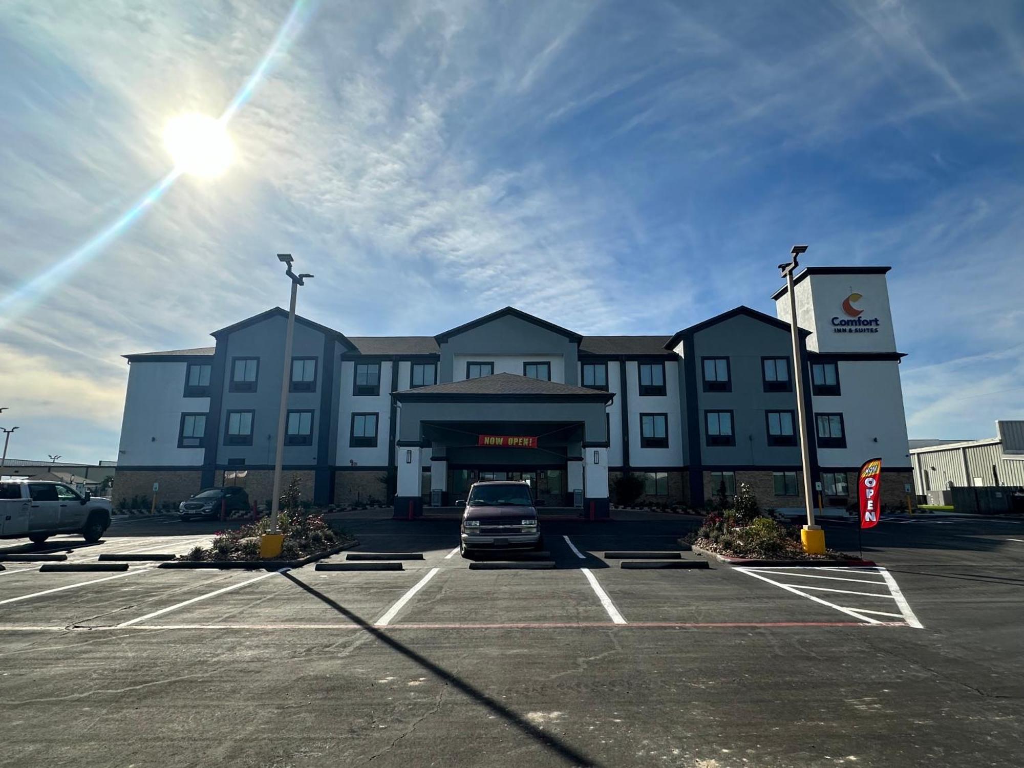 Best Western Plus Schulenburg Inn & Suites Exterior photo