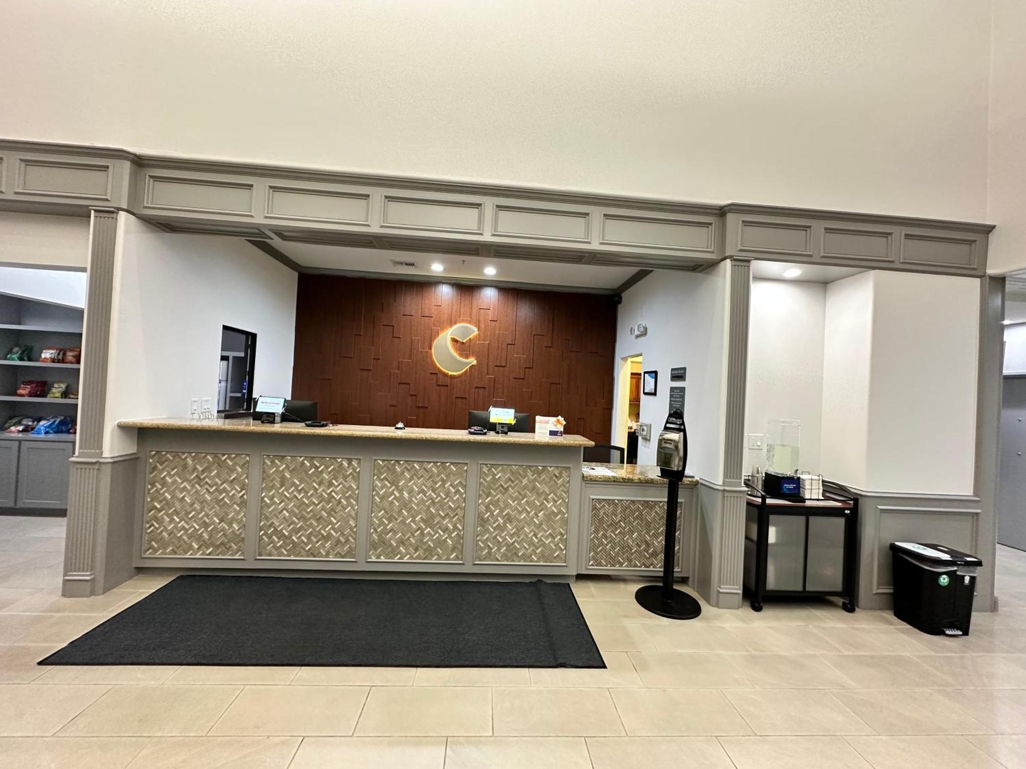 Best Western Plus Schulenburg Inn & Suites Exterior photo